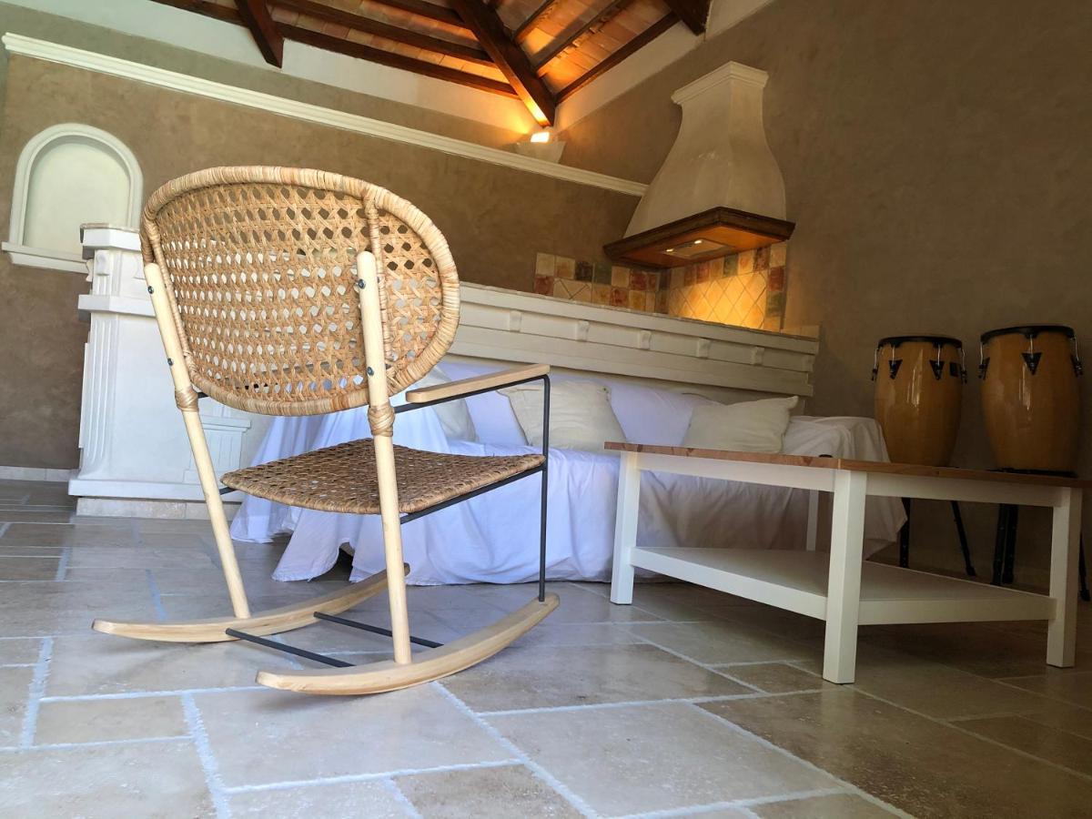 Le Pool House - Private Jacuzzi - Mas Des Sous Bois Hotell Ventabren Exteriör bild