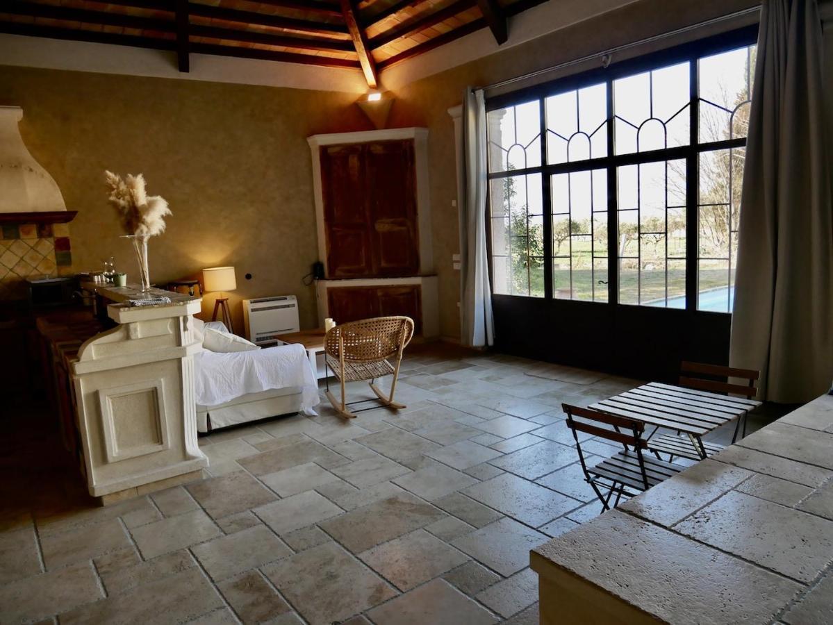 Le Pool House - Private Jacuzzi - Mas Des Sous Bois Hotell Ventabren Exteriör bild